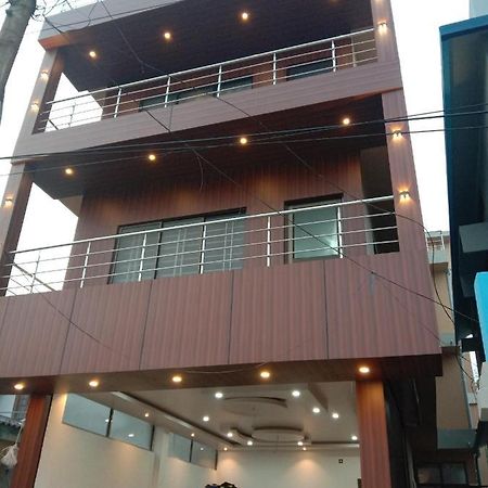 Woodland Lodge And Restaurant 古瓦哈提 外观 照片