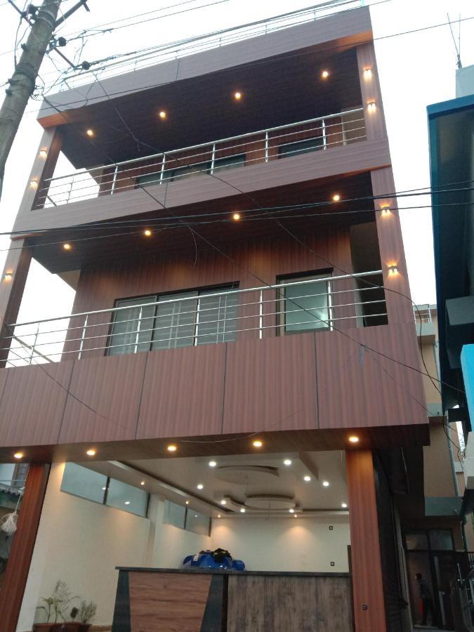 Woodland Lodge And Restaurant 古瓦哈提 外观 照片